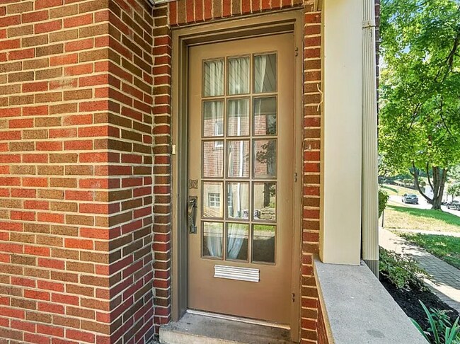 Foto del edificio - 6256 Rogers Park Pl