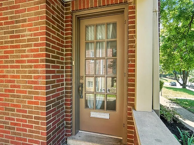 Building Photo - 6256 Rogers Park Pl