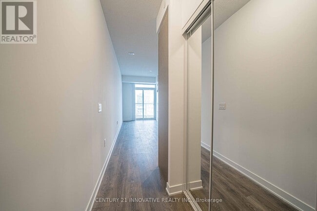 Building Photo - 10 Honeycrisp Cres