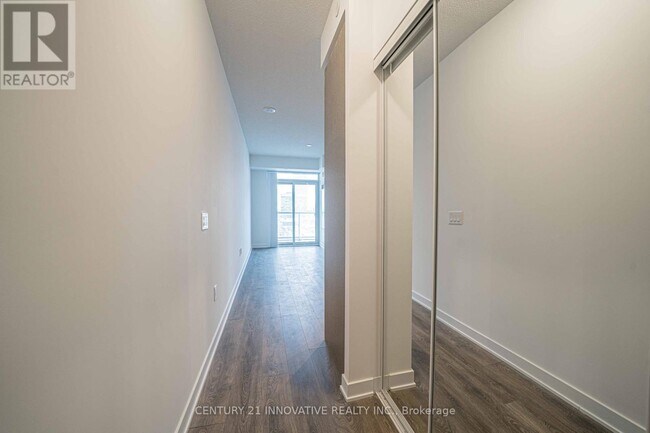 Photo du bâtiment - 10 Honeycrisp Cres