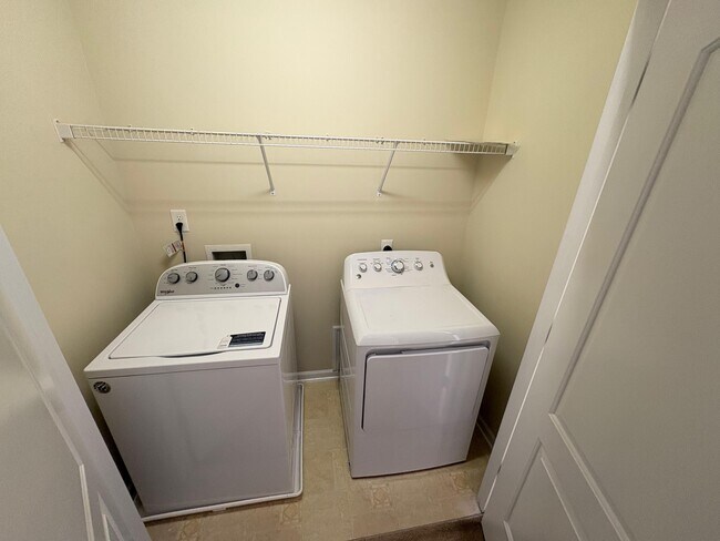 Foto del edificio - 7362 Colleen Park Dr