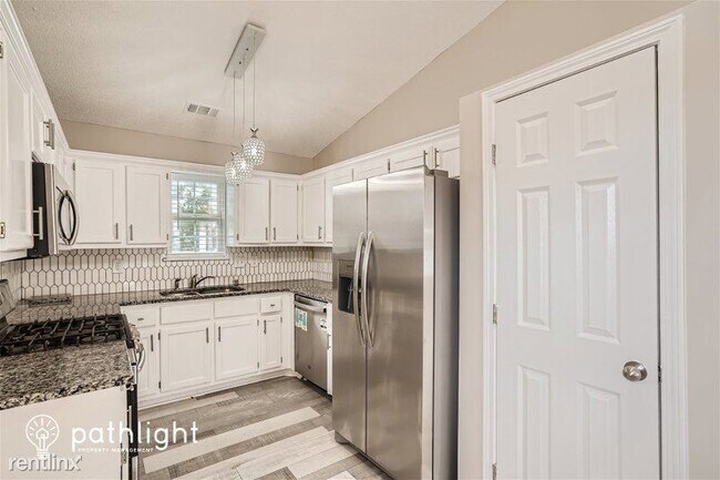 Building Photo - 5 br, 3 bath House - 2735 Fort Apachee Tra...