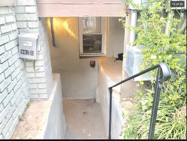 Photo - 902 I St SE Apartment