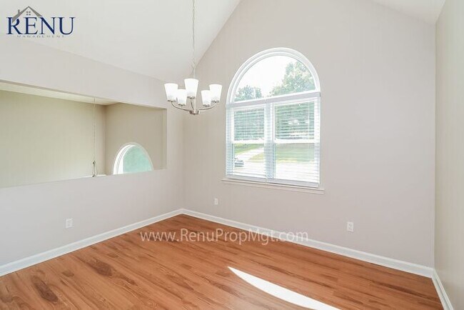 Foto del edificio - Available Now!