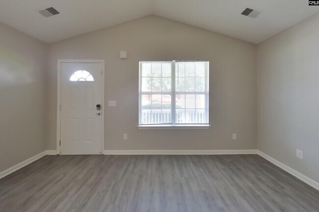 Building Photo - 120 Oakbrook Village Rd