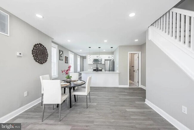 Foto del edificio - 3300 Ravenwood Ave