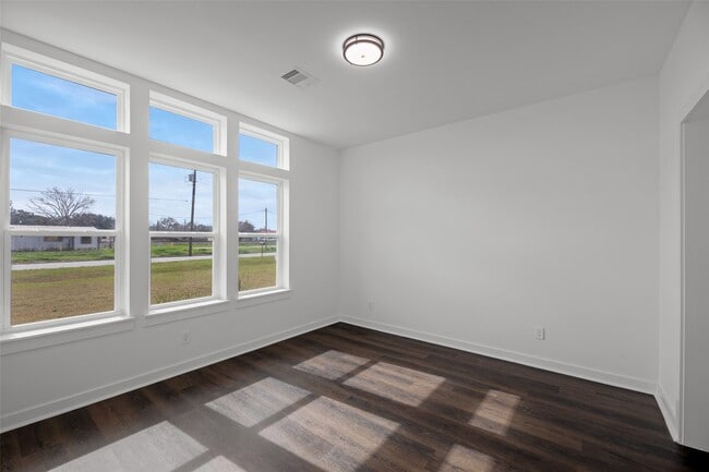 Foto del edificio - 7430 Avenue E