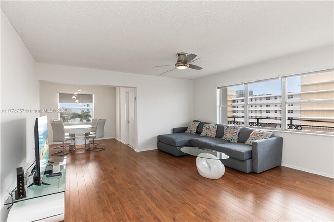 Building Photo - 401 Golden Isles Dr