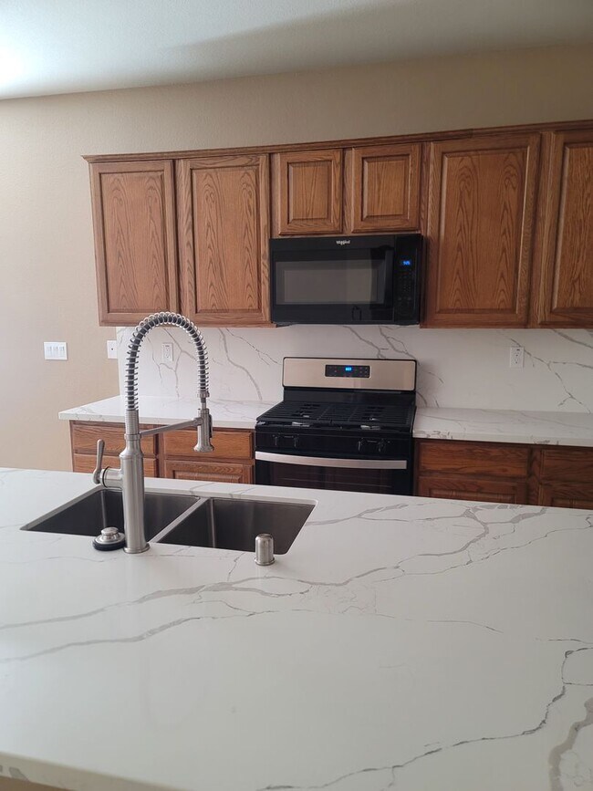 Foto del edificio - North Natomas-  NEWLY REMODELED