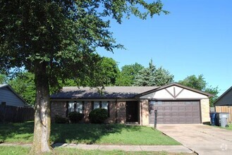 Building Photo - 2321 Suffolk Ln