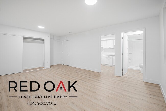 Building Photo - 1136 S Alvarado St