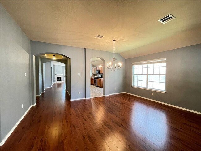 Foto del edificio - 716 Arrowood Pl