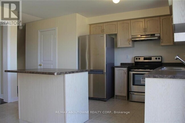 Building Photo - 2178 Fiddlers Way