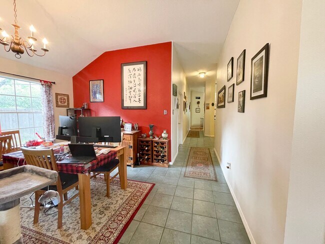 Foto del edificio - Rental Home in Helotes Available for July ...