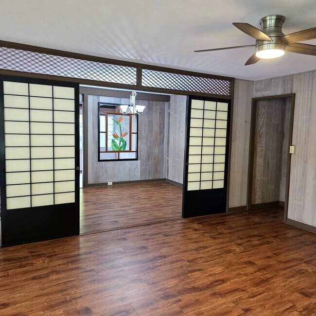 Building Photo - L658ach