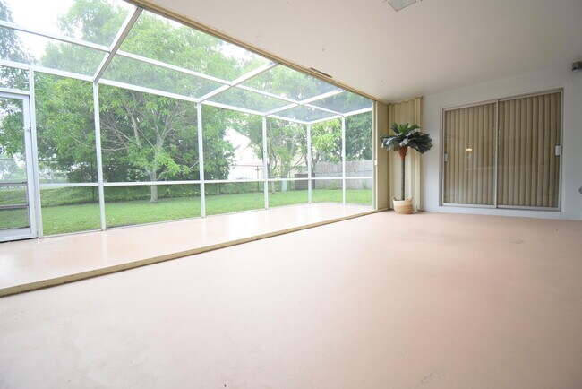 Building Photo - 22584 Lanyard St