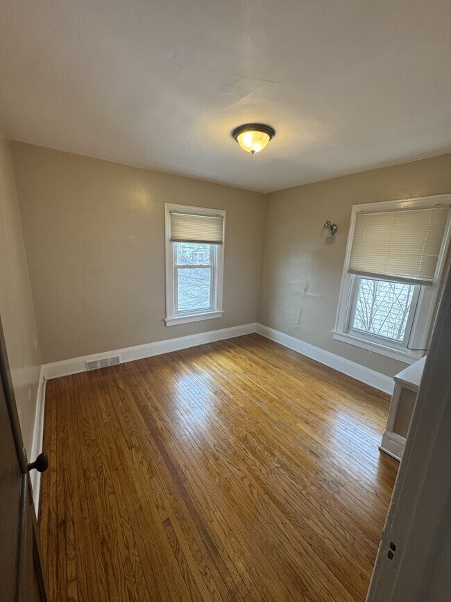 Building Photo - 2345 Airport Hwy