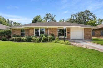 Building Photo - 935 Stonecrest Dr