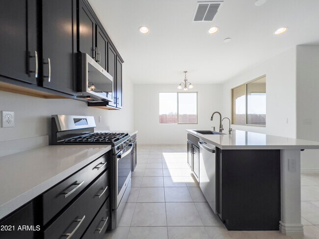 Foto del edificio - 7927 W Orange Dr