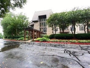 Building Photo - 1418 Highland Bluff Dr S E