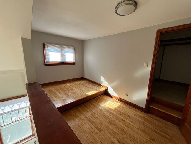 Building Photo - 4575 S Packard Ave