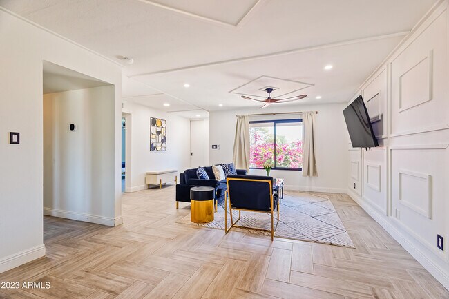 Foto del edificio - 8526 E Whitton Ave