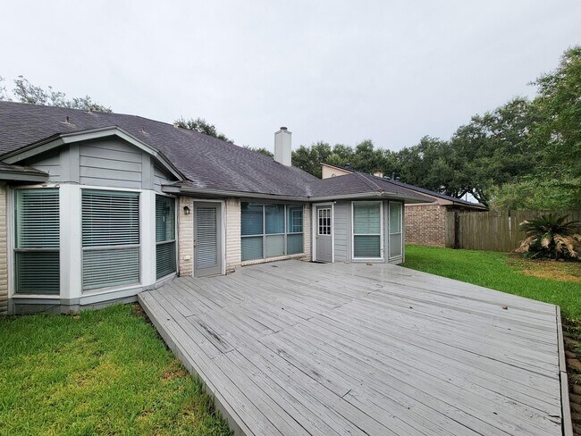 Foto del edificio - 2118 Creekshire Dr