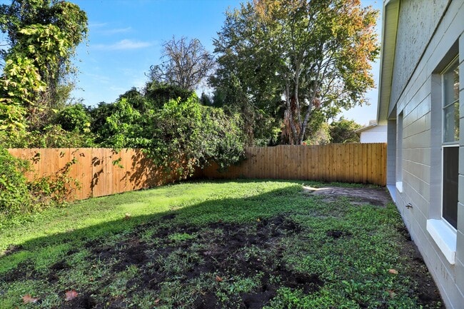 Foto del edificio - 521 Madrigal Ct