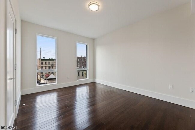 Foto del edificio - 1601 Manhattan Ave