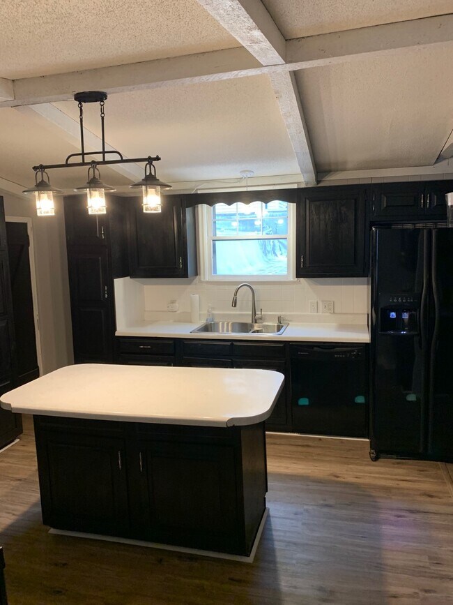 Kitchen - 810 E Normal St