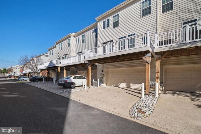 Building Photo - 2289 Merseyside Dr
