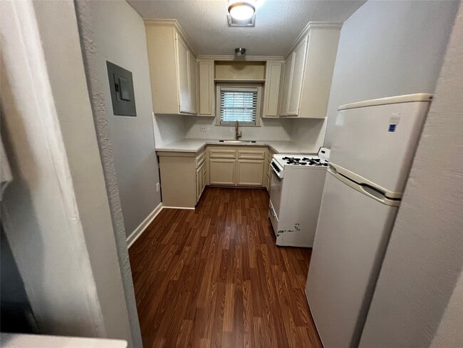 Foto del edificio - 4309 Coyle St