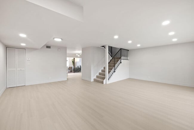 Foto del edificio - 3012 Willow Ln