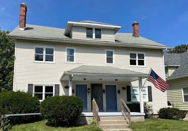 Building Photo - 1922 Airline Ave