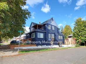 Building Photo - 3041 SE Salmon St