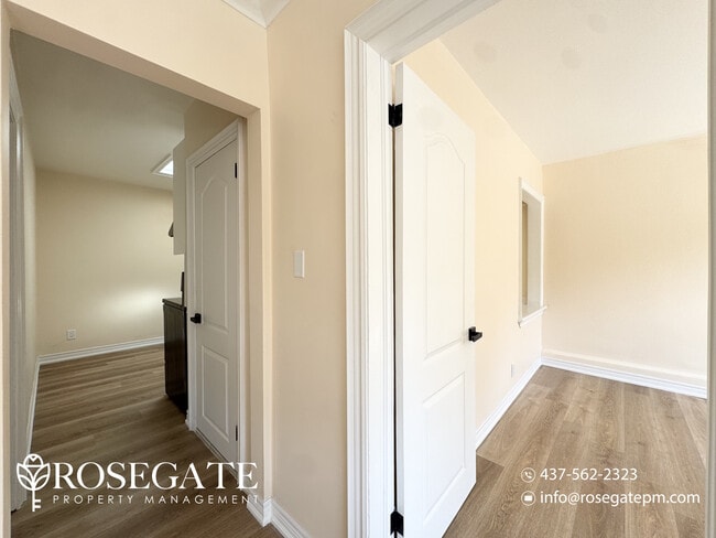 Building Photo - Spacious 2-Bedroom Apartment with Stainless Steel Appliances & A/C in Etobicoke