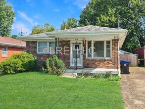 Building Photo - 818 Iroquois Ave
