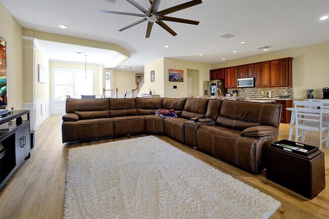 Foto del edificio - 8327 Riverdale Ln