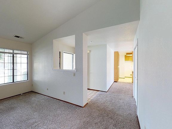 Building Photo - Spacious and comfortable East Modesto home