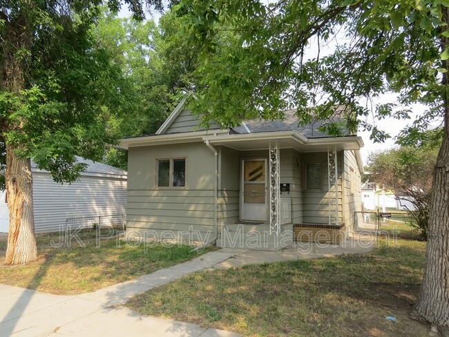 Building Photo - 2111 7th Ave N