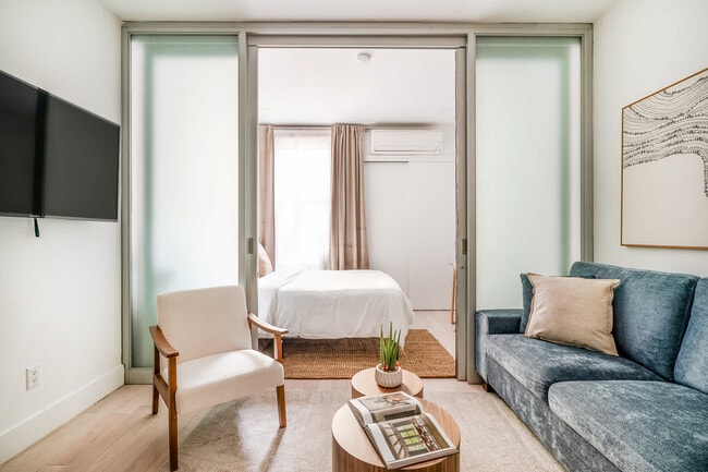 Building Photo - 317 E 78th St