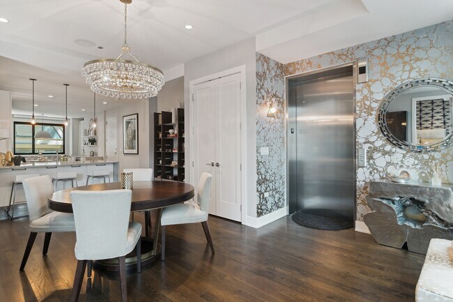 Foto del edificio - 668 N Kingsbury St