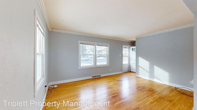 Building Photo - 2 br, 1 bath House - 912 Grand Avenue