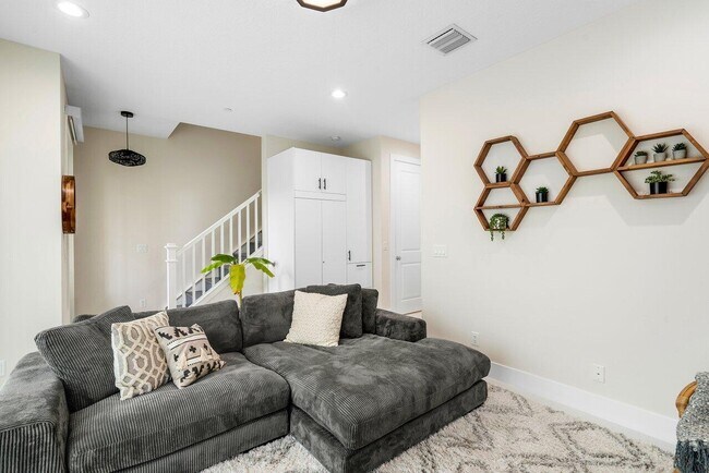 Building Photo - 12871 Alton Rd