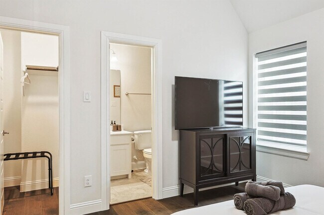 Foto del edificio - 2346 Perdue Ave