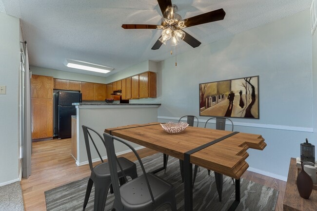 Building Photo - Bardin Oaks