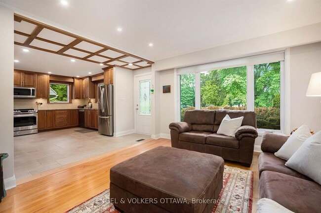 Building Photo - 607 Shelley Ave