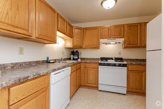 2BR, 1.5BA - Mission Hills