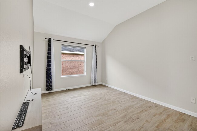 Foto del edificio - 1814 Midnight Ln