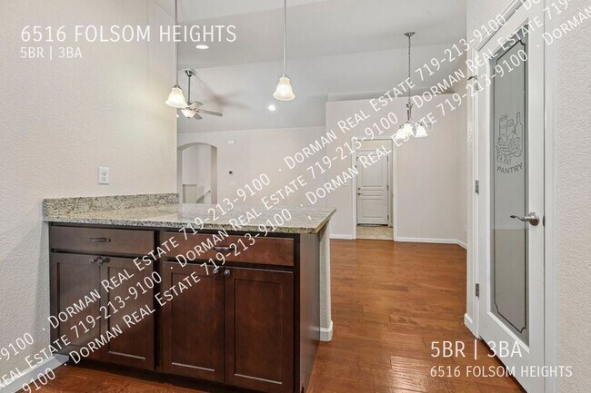 Foto del edificio - 6516 Folsom Hts